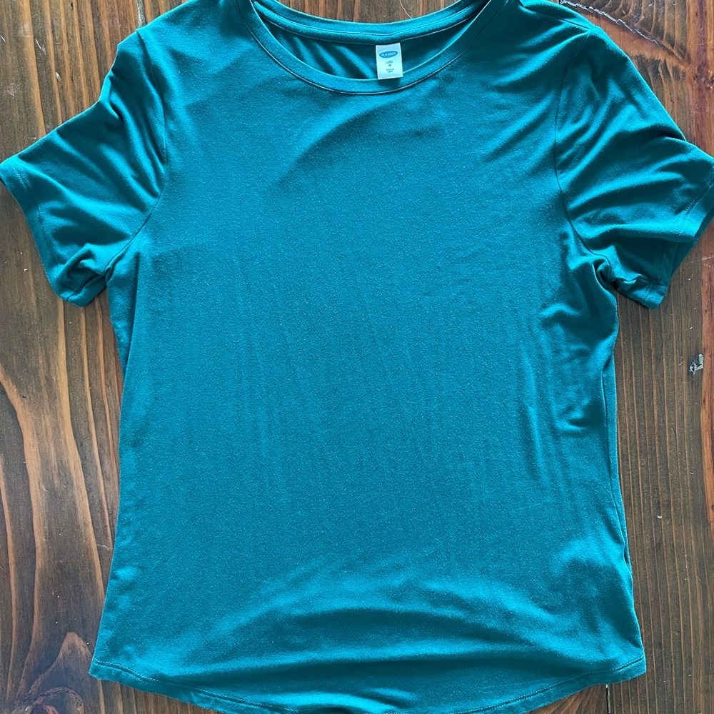 Emerald green shirt.
